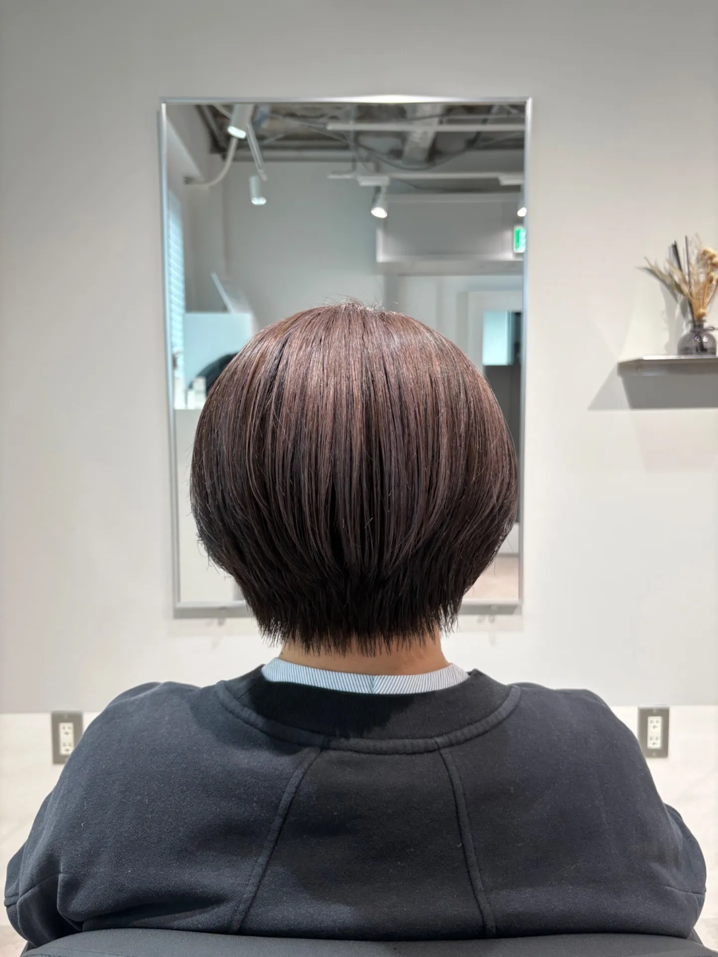 派手にならない脱白髪染めを叶える白髪ぼかしハイライトの白髪対策術