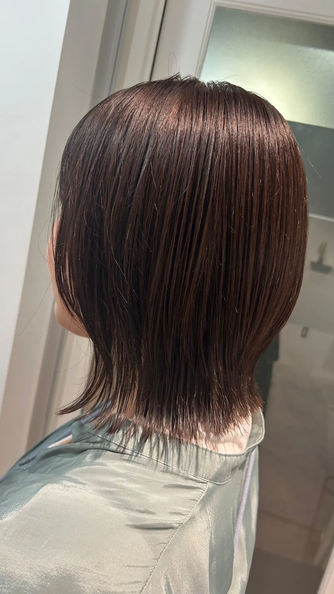 白髪ぼかしハイライトで白髪を活かし明るく透明感のある髪色を楽しむ