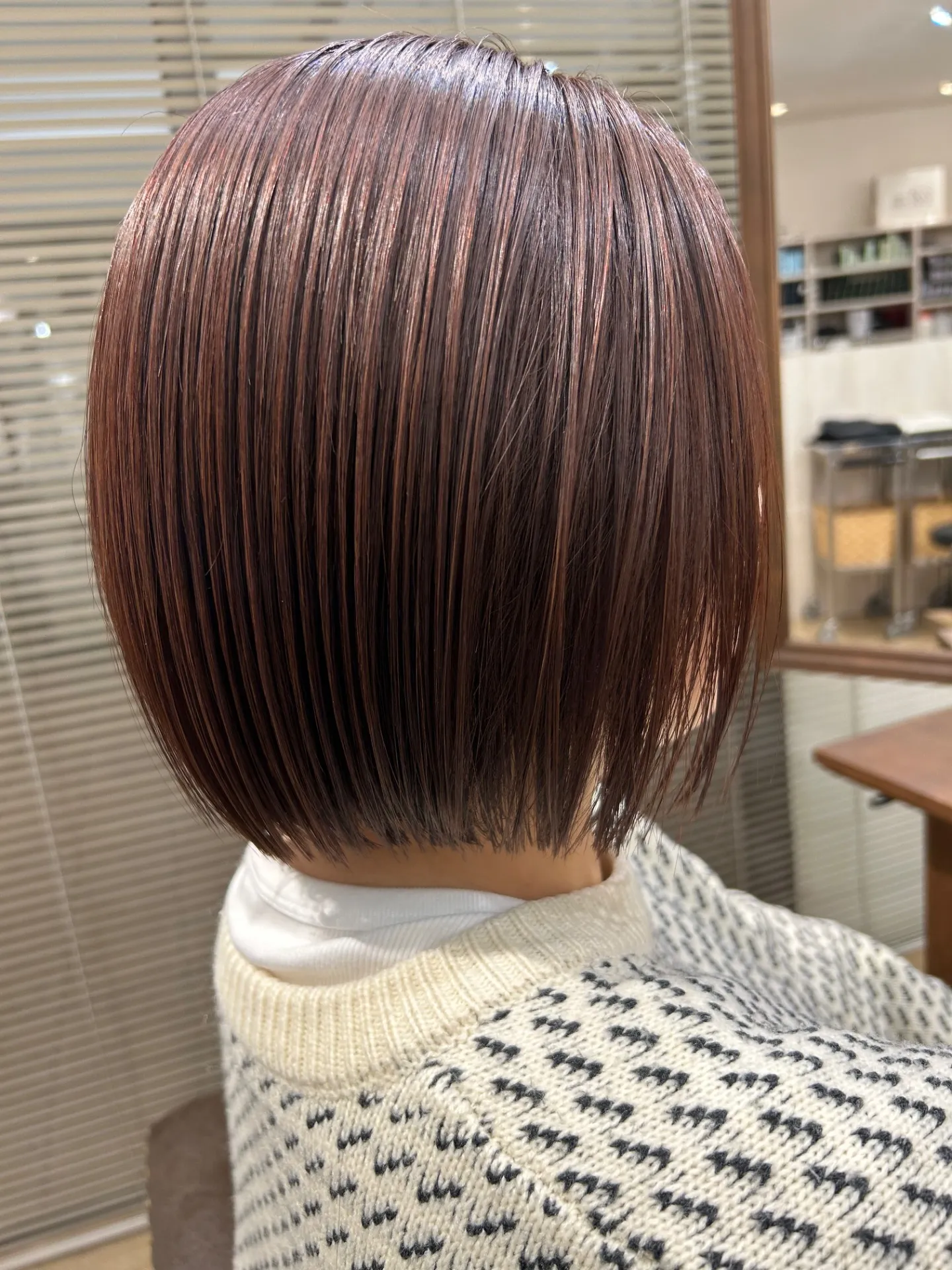 白髪ぼかしでダメージの少なさを重視するブリーチ・ハイライト不使用の新提案