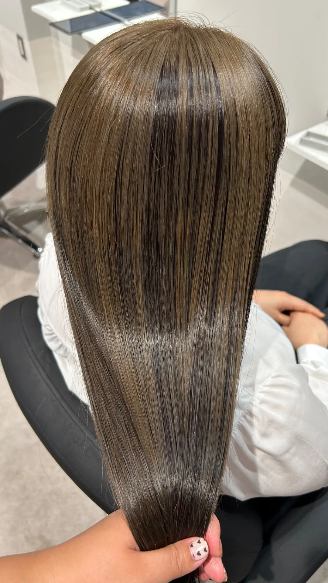 分け目の白髪対策に白髪ぼかしとアンブレラカラーを活かすストレス軽減の秘訣