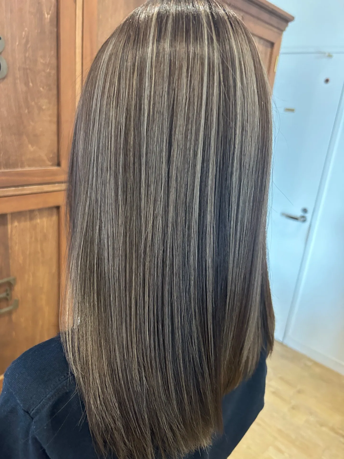 白髪ぼかしハイライトで白髪染めを卒業し上品に魅せる大人女性向け美容室活用術